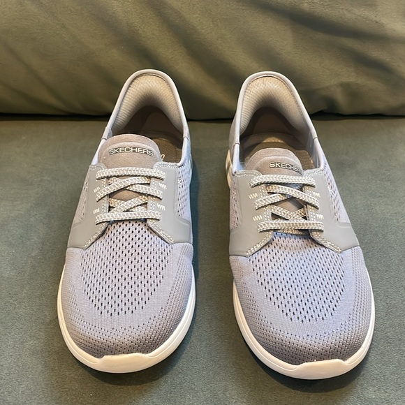 Skechers On The Go Slip-Ins Gray Sz 9.5 - Picture 2 of 6